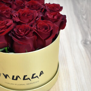 Box with red roses