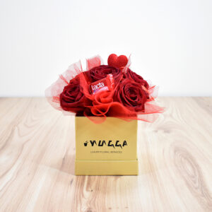 Box with red roses